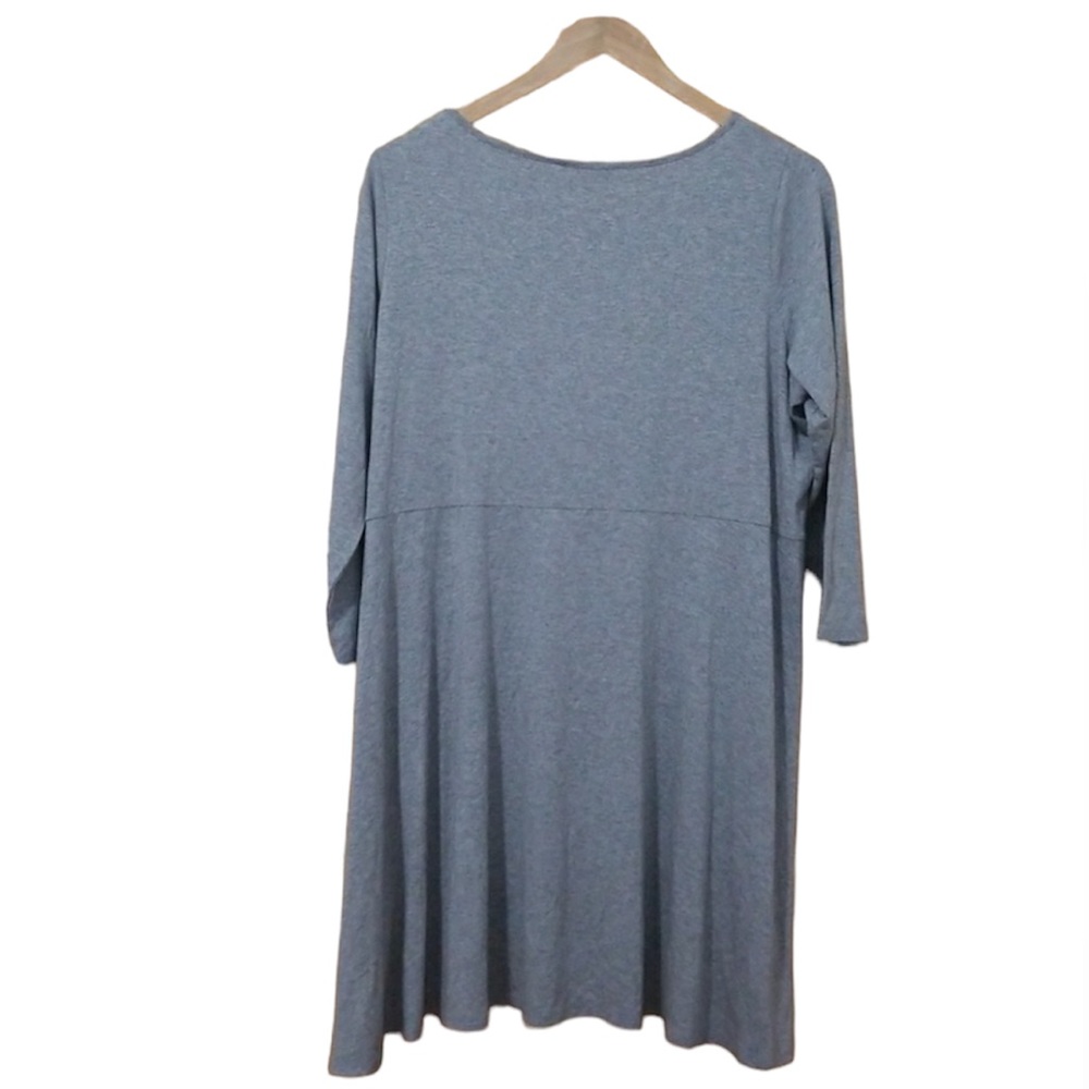 JOAN VASS STUDIO WOMEN atop